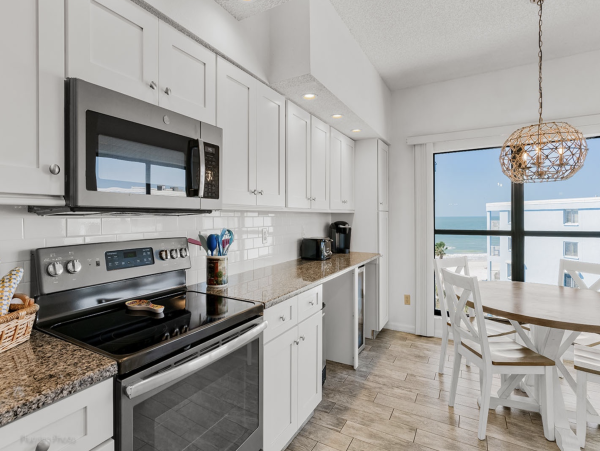 Gulf View Vacation Rentals Indian Shores 3-Bedroom Penthouse with Pool